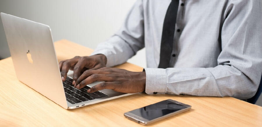 CRM Mobile App Benefits: Building a Customer Relationship Management Portal
